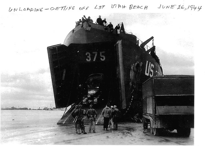 18276=2880 France   Utah Beach   LST Unloading   June 26  1944063