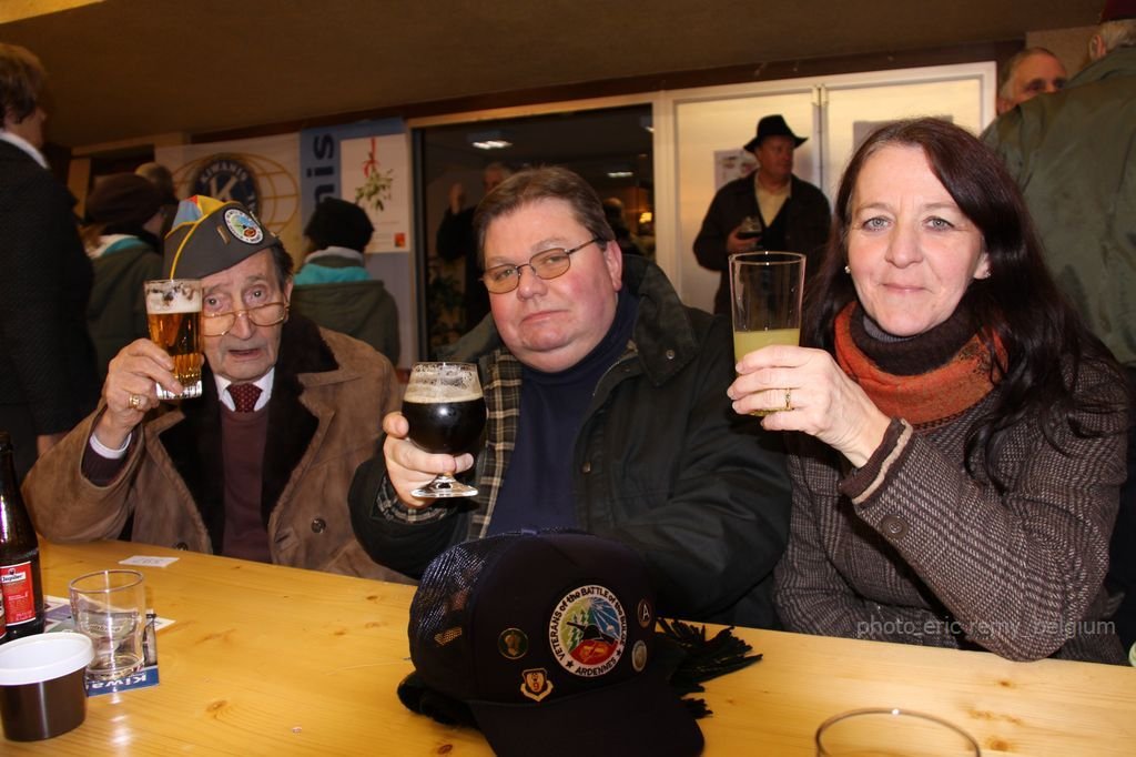 19716=3253 BASTOGNE 65th 12 12 2009 relax 8