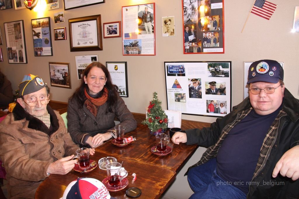 19716=3254 BASTOGNE 65th 12 12 2009 relax 9