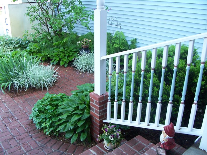 2373=1837 Front Yard 2373=1837 Front Yard