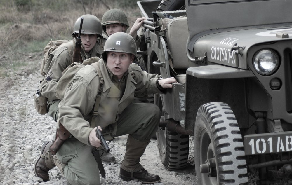 24402=4303 taking cover Normandy 1944