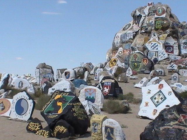 2851=2830 painted rocks ft.erwin 016