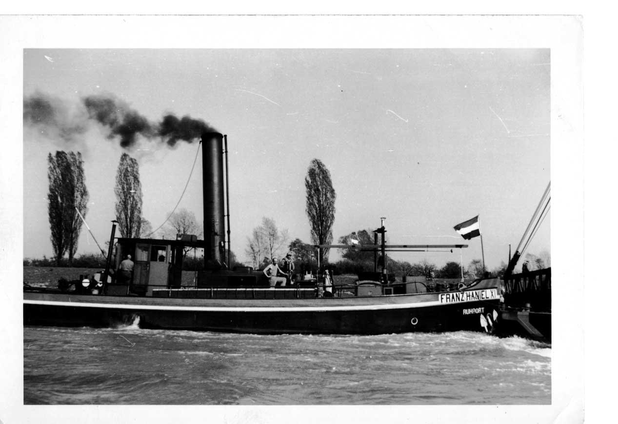 3519=3616 tug3 small from Bruce Patterson